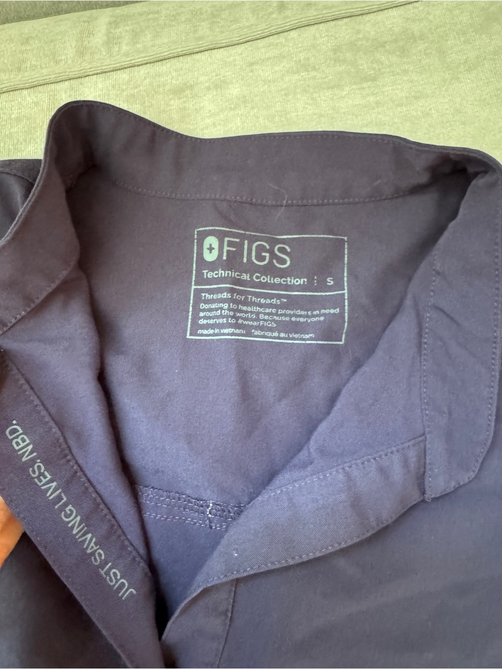 Figs Deep Purple V‑Neck Scrub Top - Picture 3 of 4